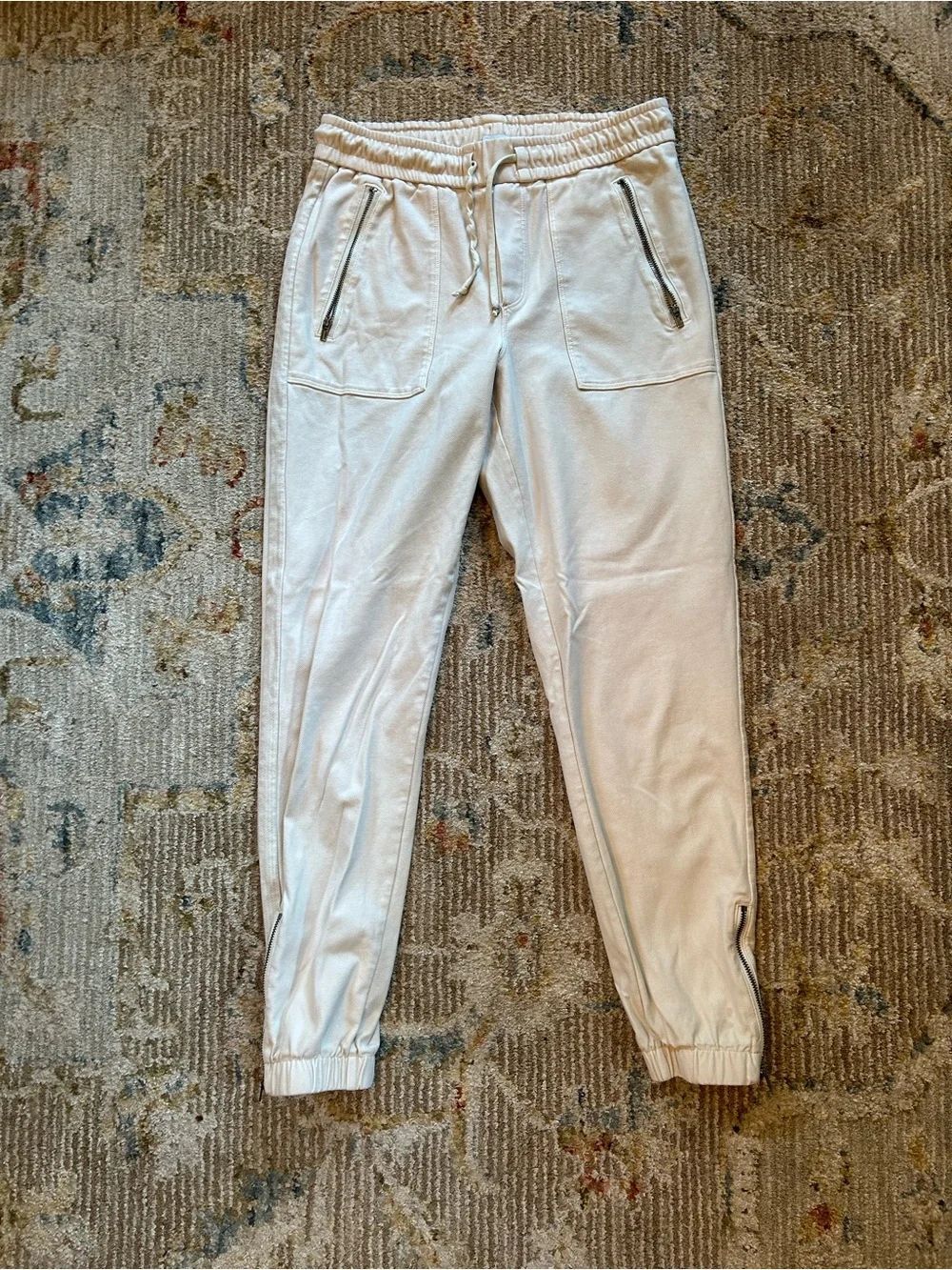 Athleta Cream Elastic Waist Joggers